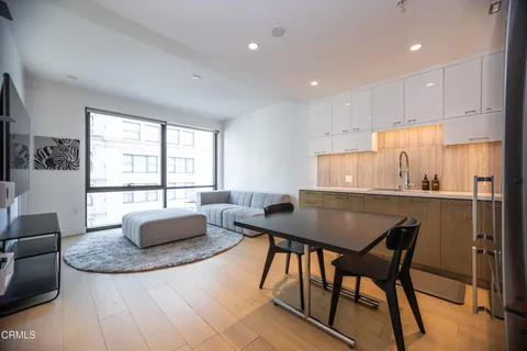 $670,000 | 400 South Broadway, Unit 911, Los Angeles, CA 90013