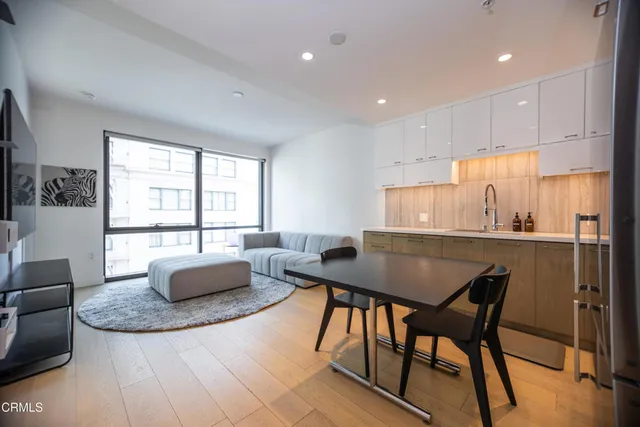 $670,000 | 400 South Broadway, Unit 911, Los Angeles, CA 90013