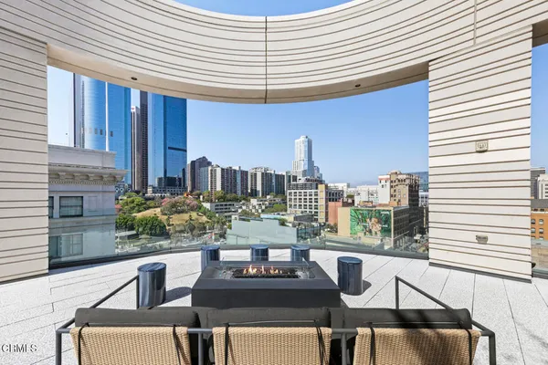 $630,000 | 400 South Broadway, Unit 911, Los Angeles, CA 90013