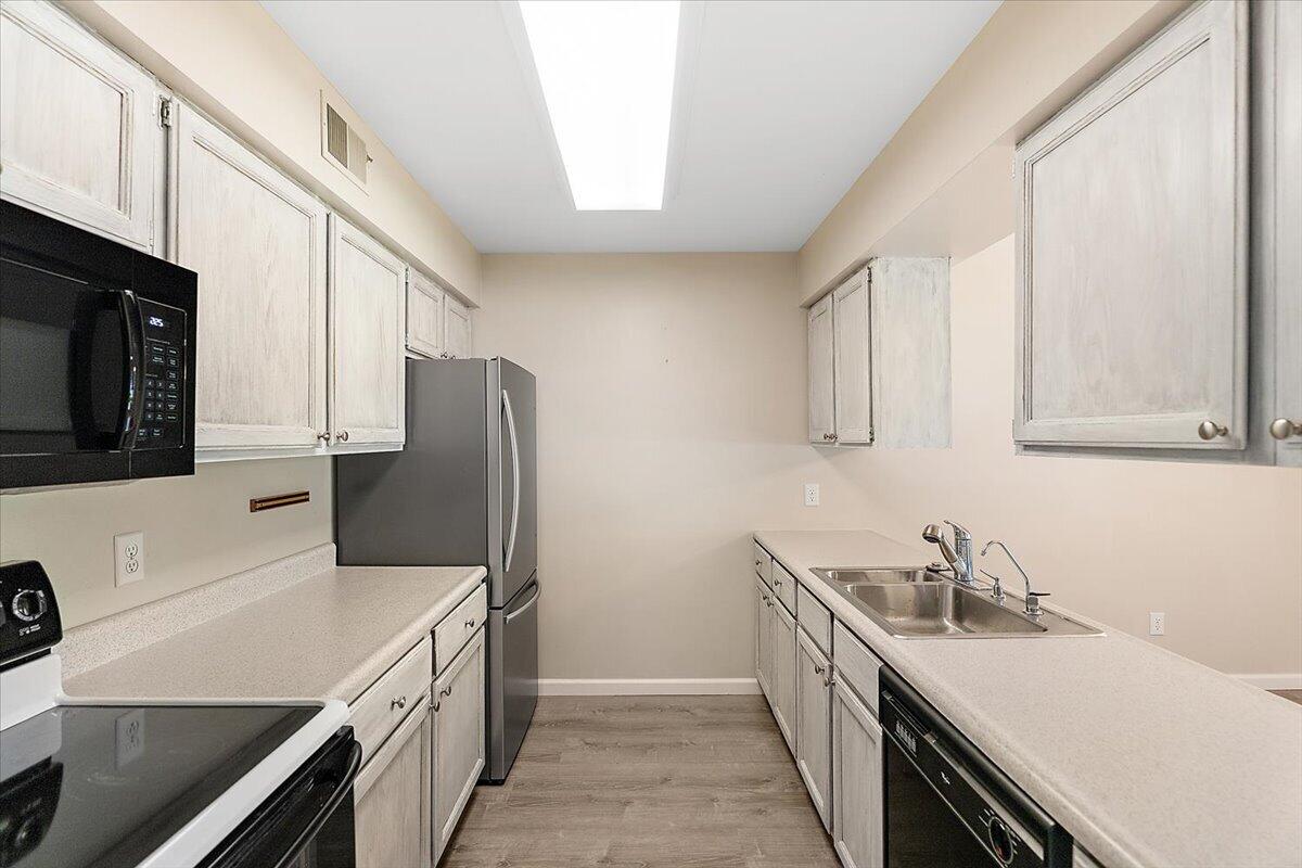 5632 North Watervliet Road, Unit 16 Watervliet, MI 49098 - Photo 16 of 36 20-5632 N Watervliet-45