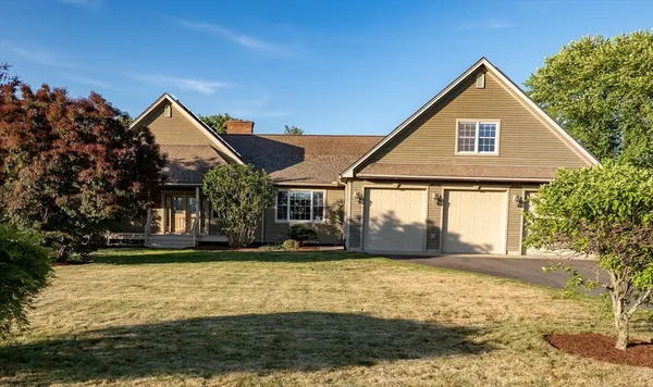 $799,000 | 11 Fort Hill Road, Easthampton, MA 01027