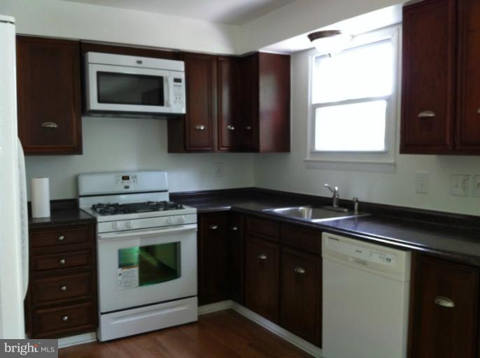 3931 Susanna Road Randallstown, MD 21133 - Photo 3 of 25 Kitchen