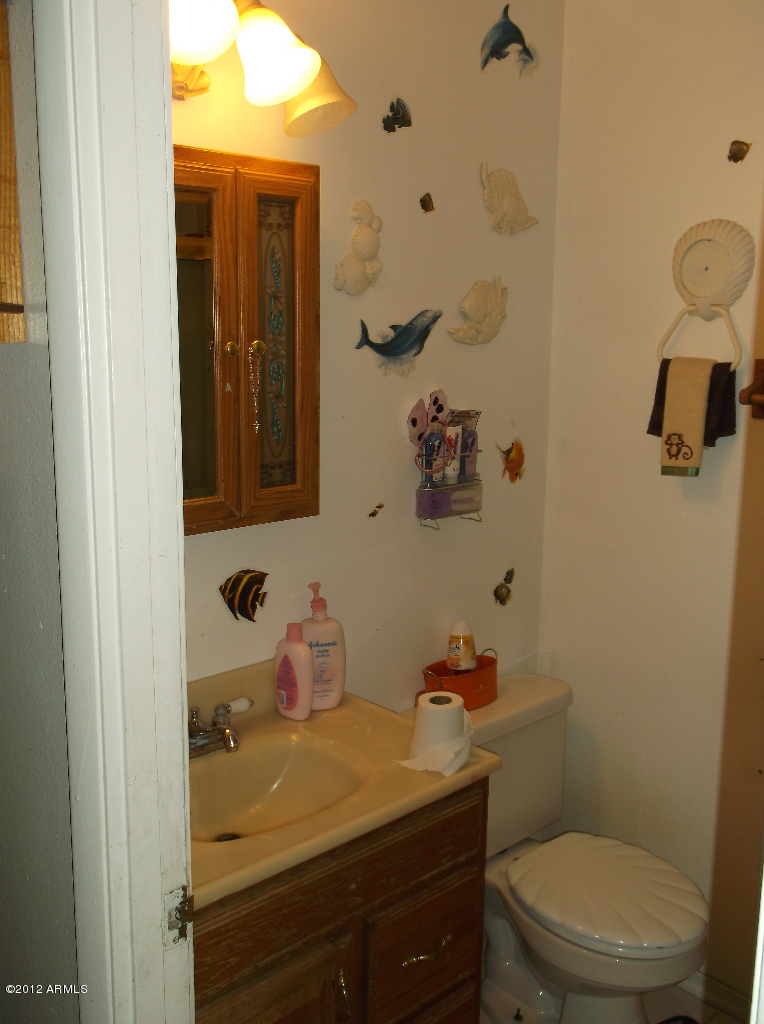 6429 West Cheery Lynn Road Phoenix, AZ 85033 - Photo 9 of 24 DSCF0445
