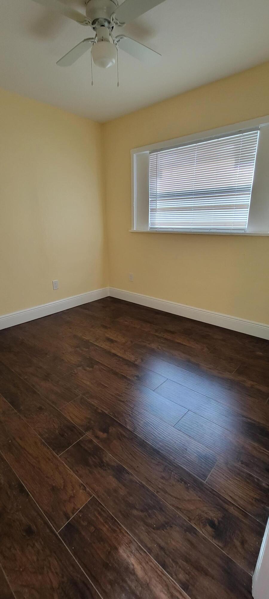 5023 Club Road Haverhill, FL 33415 - Photo 15 of 18 GUEST BEDROOM #5