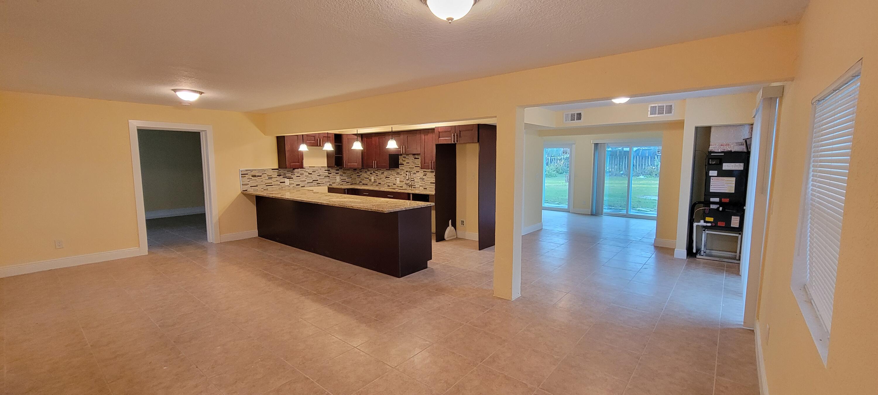 5023 Club Road Haverhill, FL 33415 - Photo 7 of 18 OPEN LIVING AREA