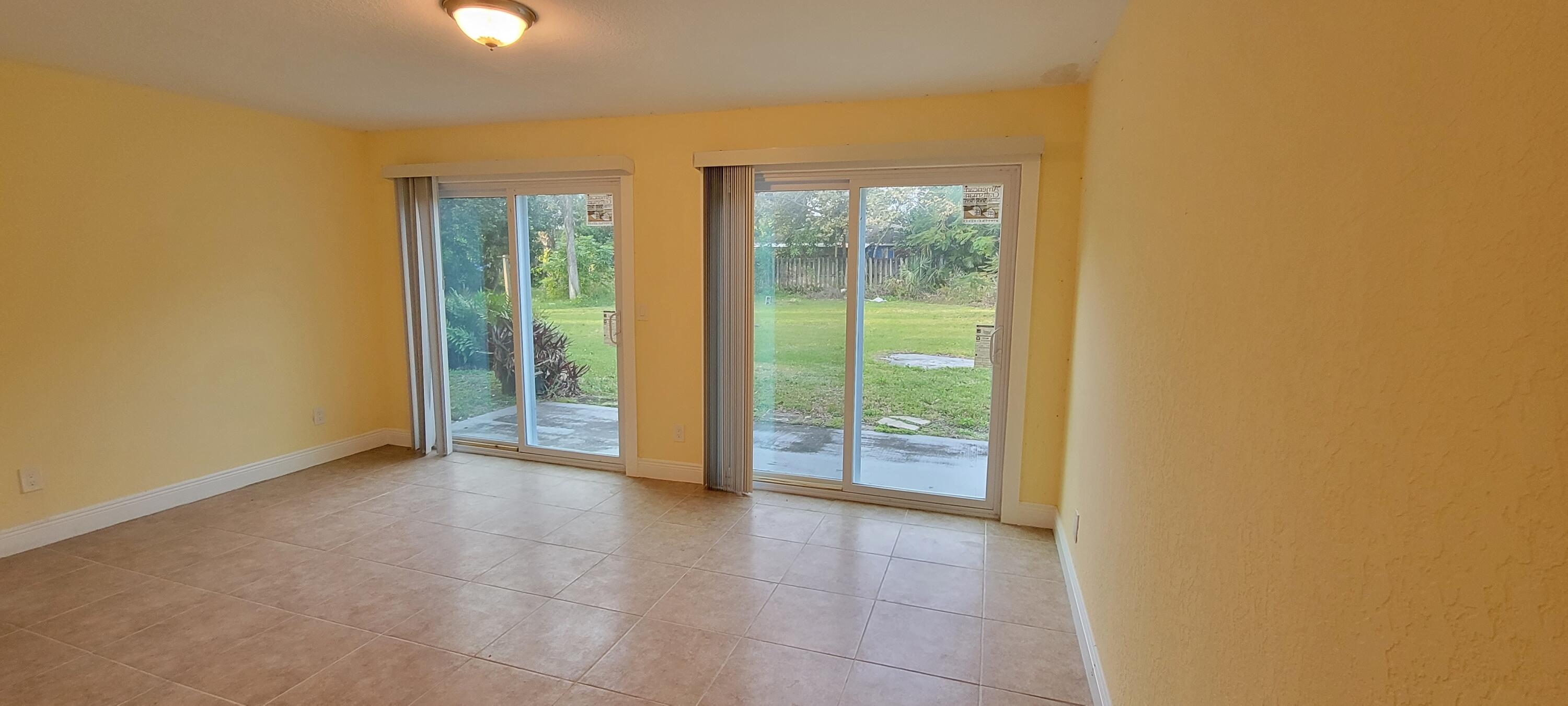 5023 Club Road Haverhill, FL 33415 - Photo 8 of 18 FAMILY ROOM