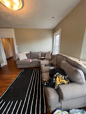 $3,995 | 59 Cedar Street, Unit 2L, Somerville, MA 02143