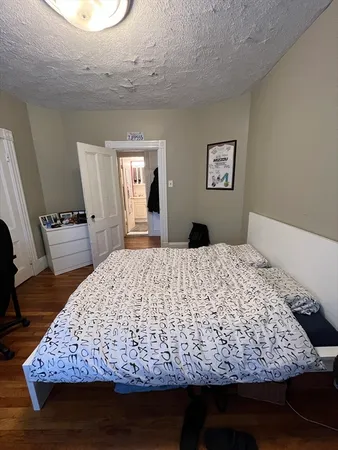 $3,995 | 59 Cedar Street, Unit 2L, Somerville, MA 02143