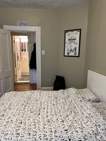 $3,995 | 59 Cedar Street, Unit 2L, Somerville, MA 02143