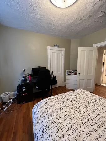 $3,995 | 59 Cedar Street, Unit 2L, Somerville, MA 02143