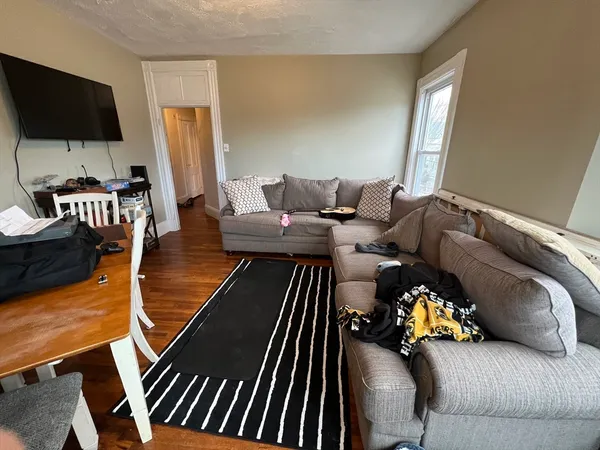 $3,995 | 59 Cedar Street, Unit 2L, Somerville, MA 02143