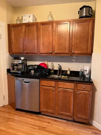 $3,995 | 59 Cedar Street, Unit 2L, Somerville, MA 02143