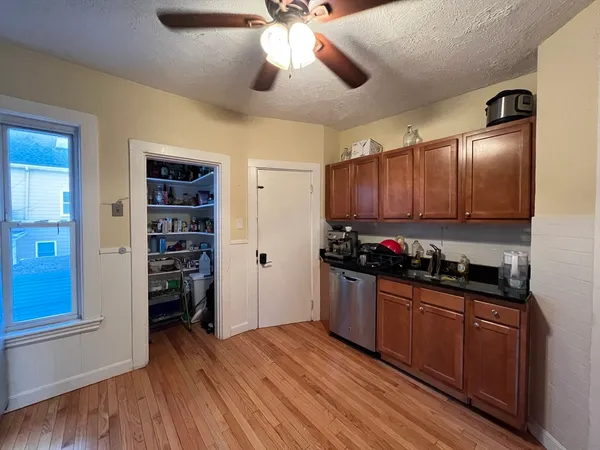 $3,995 | 59 Cedar Street, Unit 2L, Somerville, MA 02143