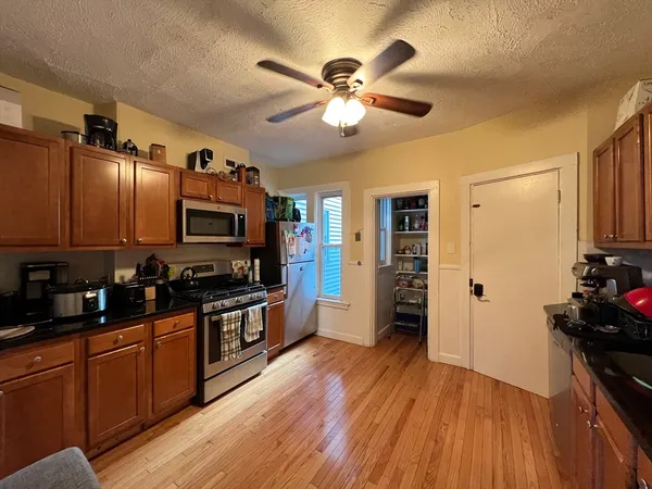 $3,995 | 59 Cedar Street, Unit 2L, Somerville, MA 02143