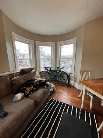 $3,995 | 59 Cedar Street, Unit 2L, Somerville, MA 02143