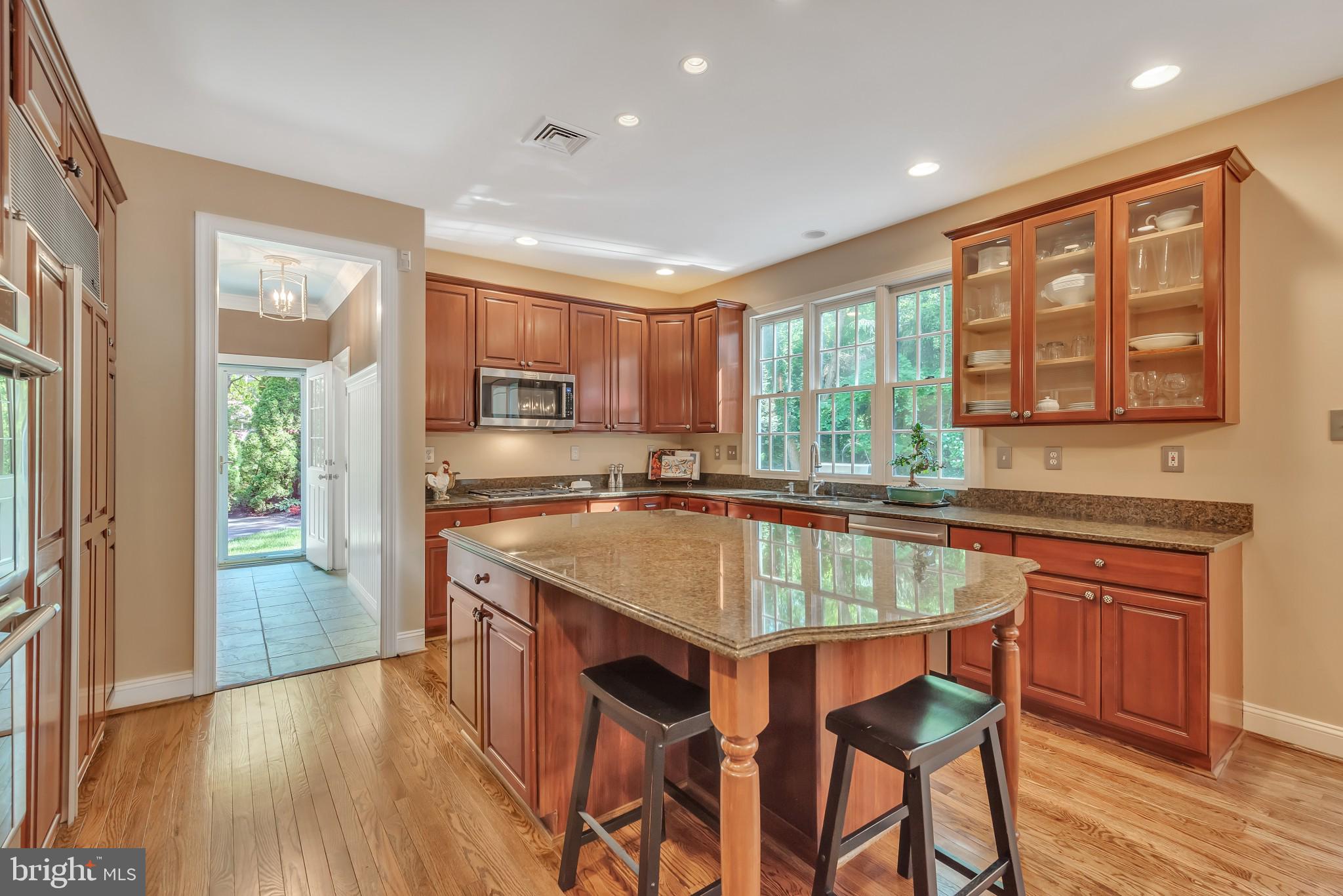 804 Dresher Way Wayne, PA 19087 - Photo 11 of 29 Gorgeous granite, back hall bead boarding