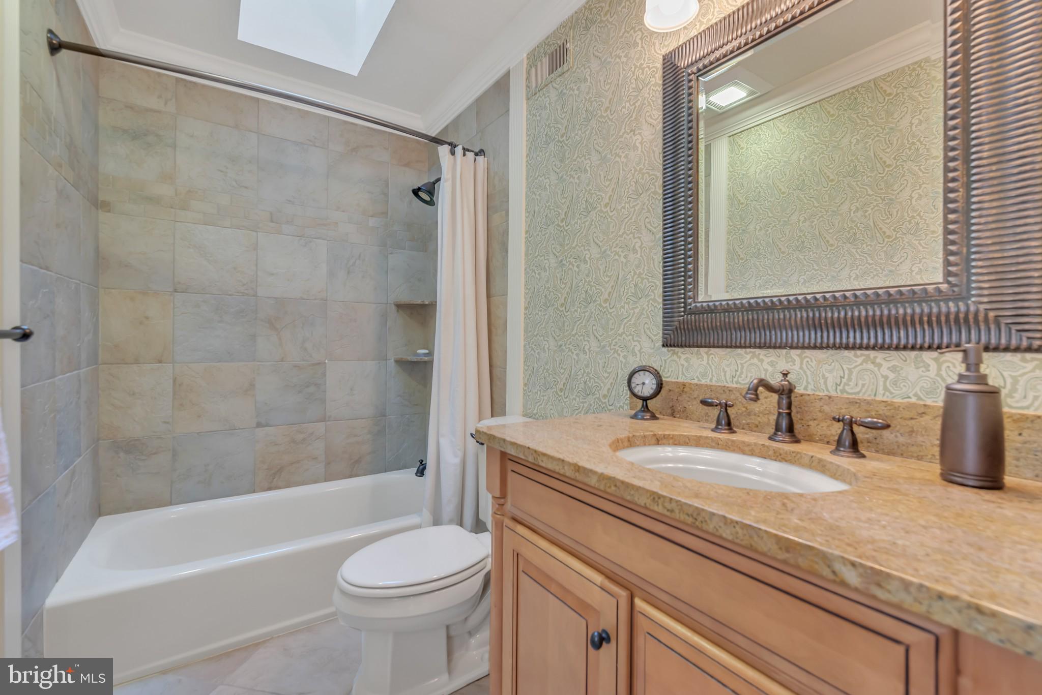 804 Dresher Way Wayne, PA 19087 - Photo 25 of 29 Updated and upgraded hall bath - great tile!