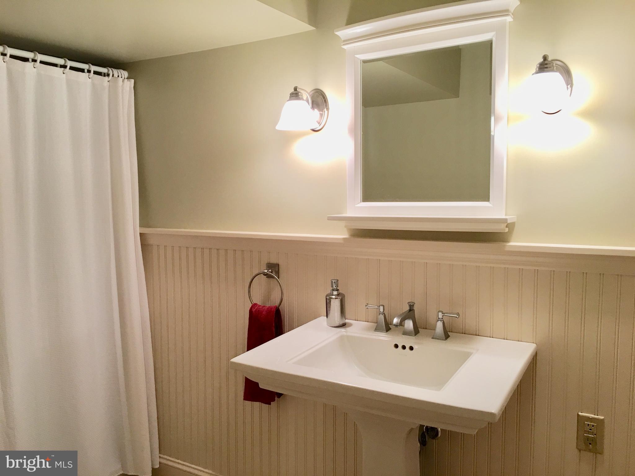 804 Dresher Way Wayne, PA 19087 - Photo 27 of 29 Full bathroom in lower level