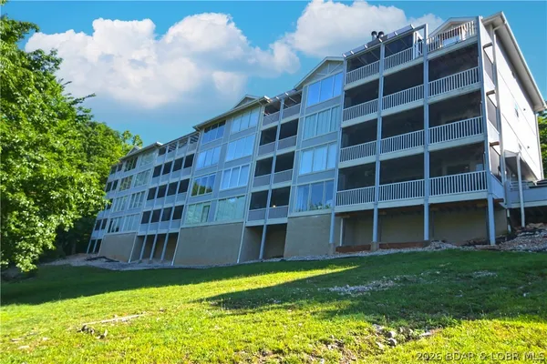 $324,900 | 80 Regatta Bay Circle, Unit 2C, Lake Ozark, MO 65049