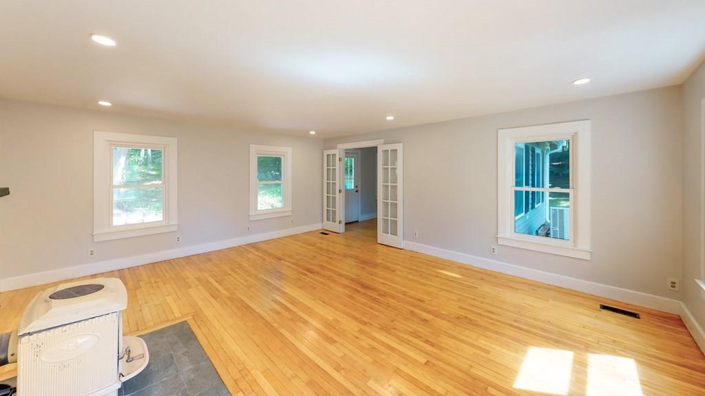 108 Dakin Road Sudbury, MA 01776 - Photo 4 of 25 Gallery Image 4