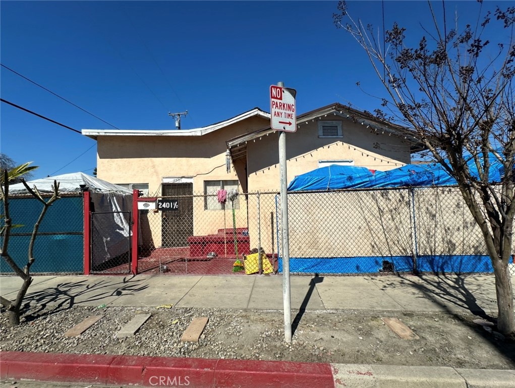 2401 East Hatchway Street Compton, CA 90222 - Photo 4 of 5