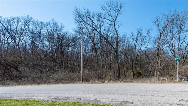 $299,000 | 16018 Baxter Road, Excelsior Springs, MO 64024