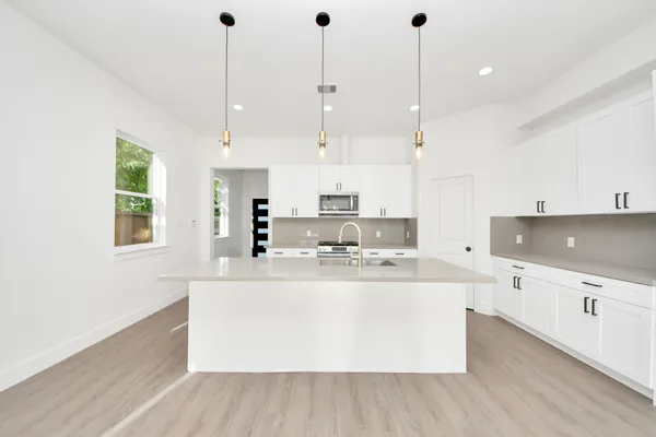 $2,250 | 9021 Spaulding Street, Houston, TX 77016