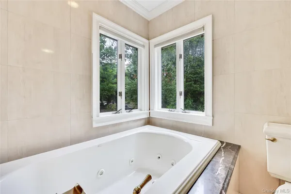 $2,099,000 | 4 Willow Lane, Hewlett, NY 11557