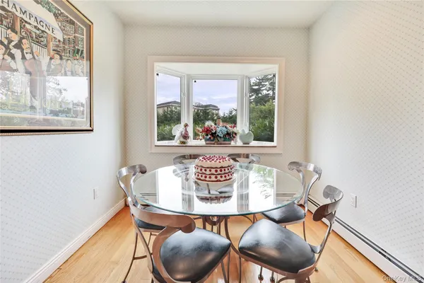 $2,099,000 | 4 Willow Lane, Hewlett, NY 11557