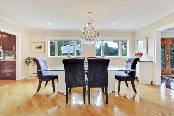 $2,099,000 | 4 Willow Lane, Hewlett, NY 11557