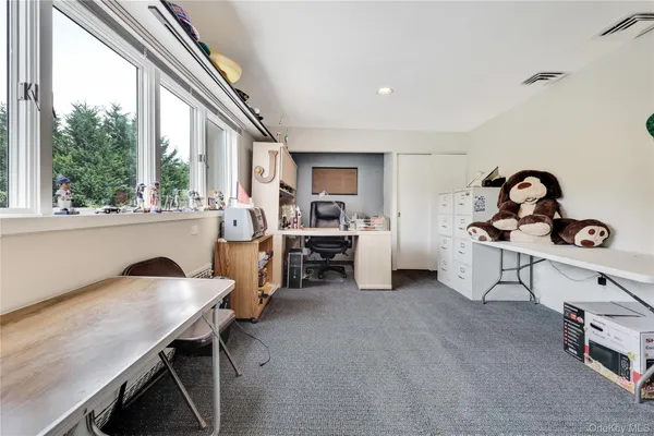 $2,099,000 | 4 Willow Lane, Hewlett, NY 11557