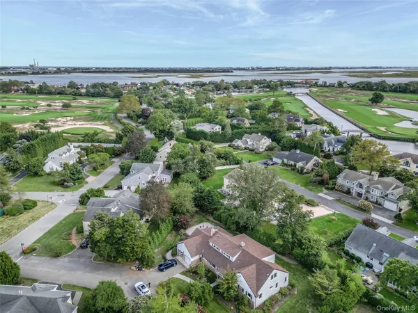 $2,099,000 | 4 Willow Lane, Hewlett, NY 11557