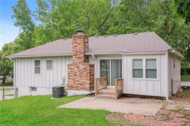 $1,845 | 1701 North Hanover Avenue, Independence, MO 64056