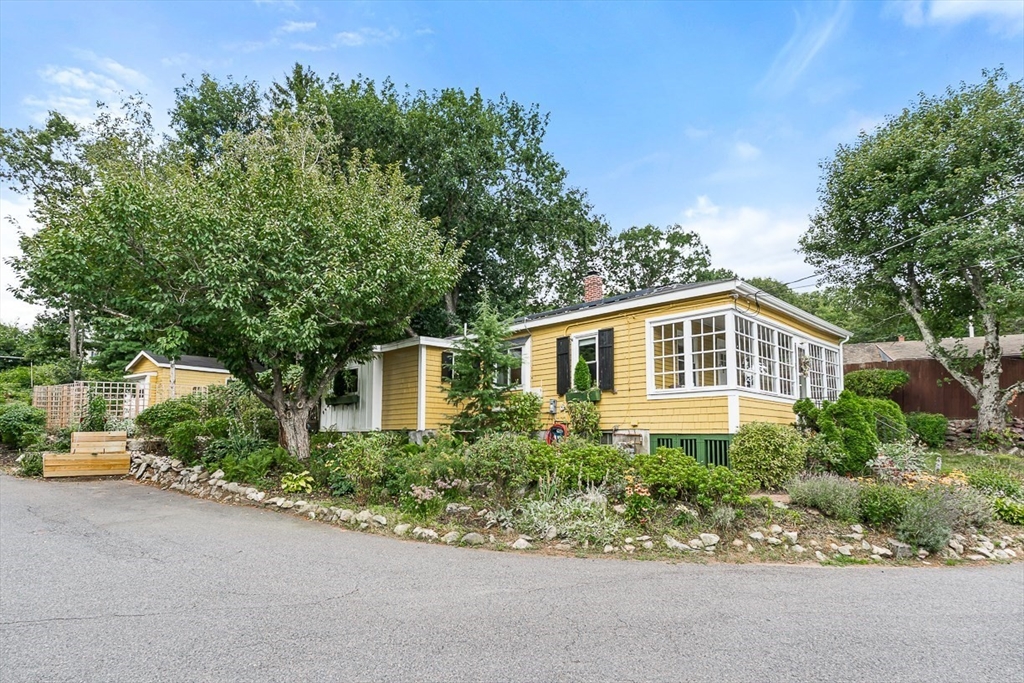 87 Great Woods Road Saugus, MA 01906 - Photo 2 of 38 Gallery Image 2