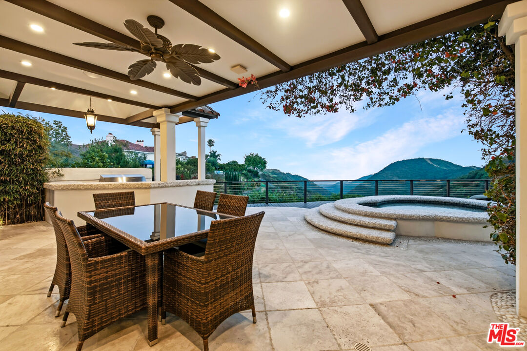 12608 Promontory Road Los Angeles, CA 90049 - Photo 21 of 59