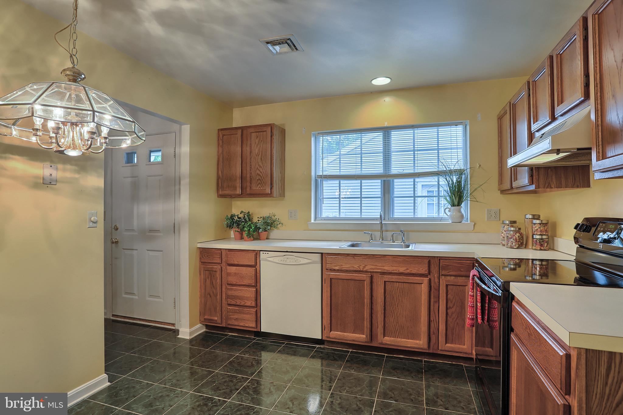 2143 Wexford Road Palmyra, PA 17078 - Photo 4 of 39 Gallery Image 4