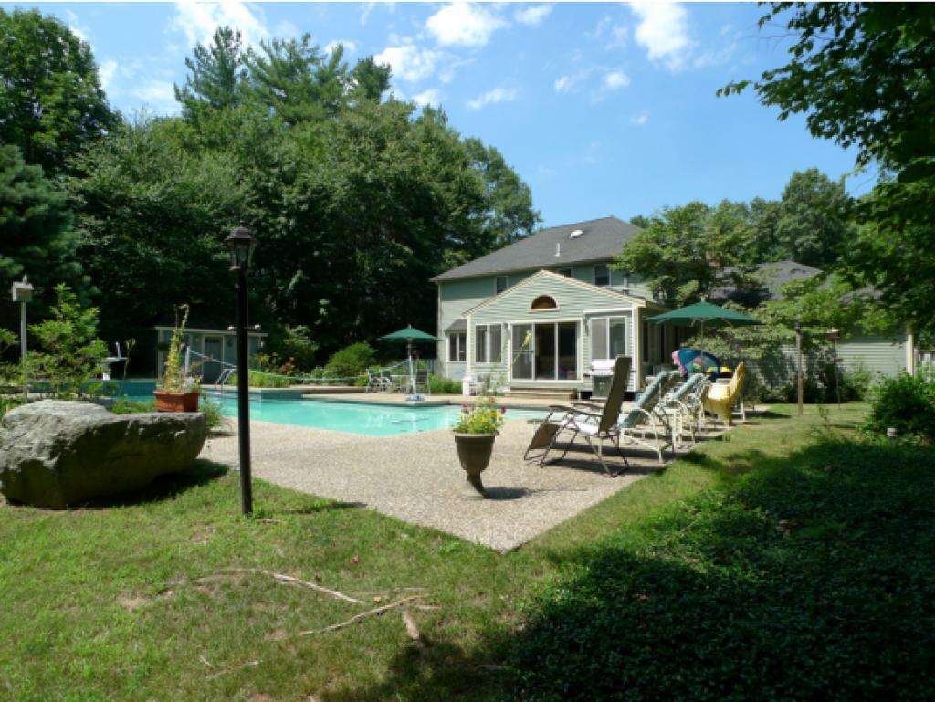 33 Cullen Way Exeter, NH 03833 - Photo 4 of 36 Gallery Image 4