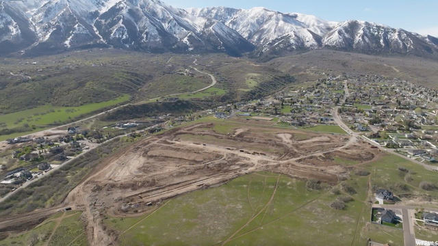 643 East Longview Drive, Unit 8 Elk Ridge, UT 84651 - Photo 3 of 6