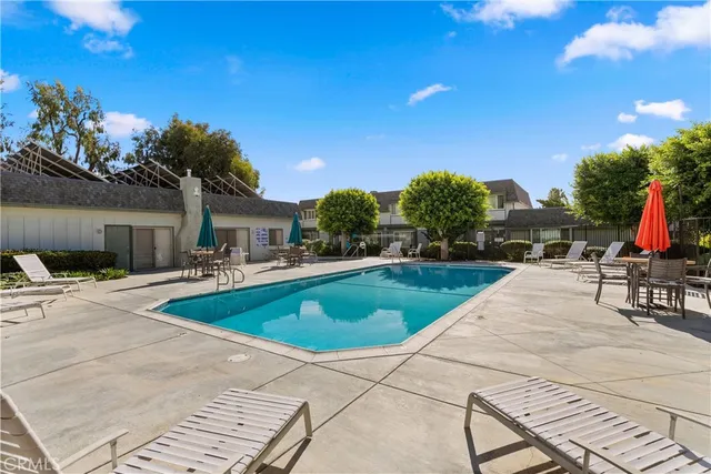 $898,000 | 8318 Artista Drive, Huntington Beach, CA 92646