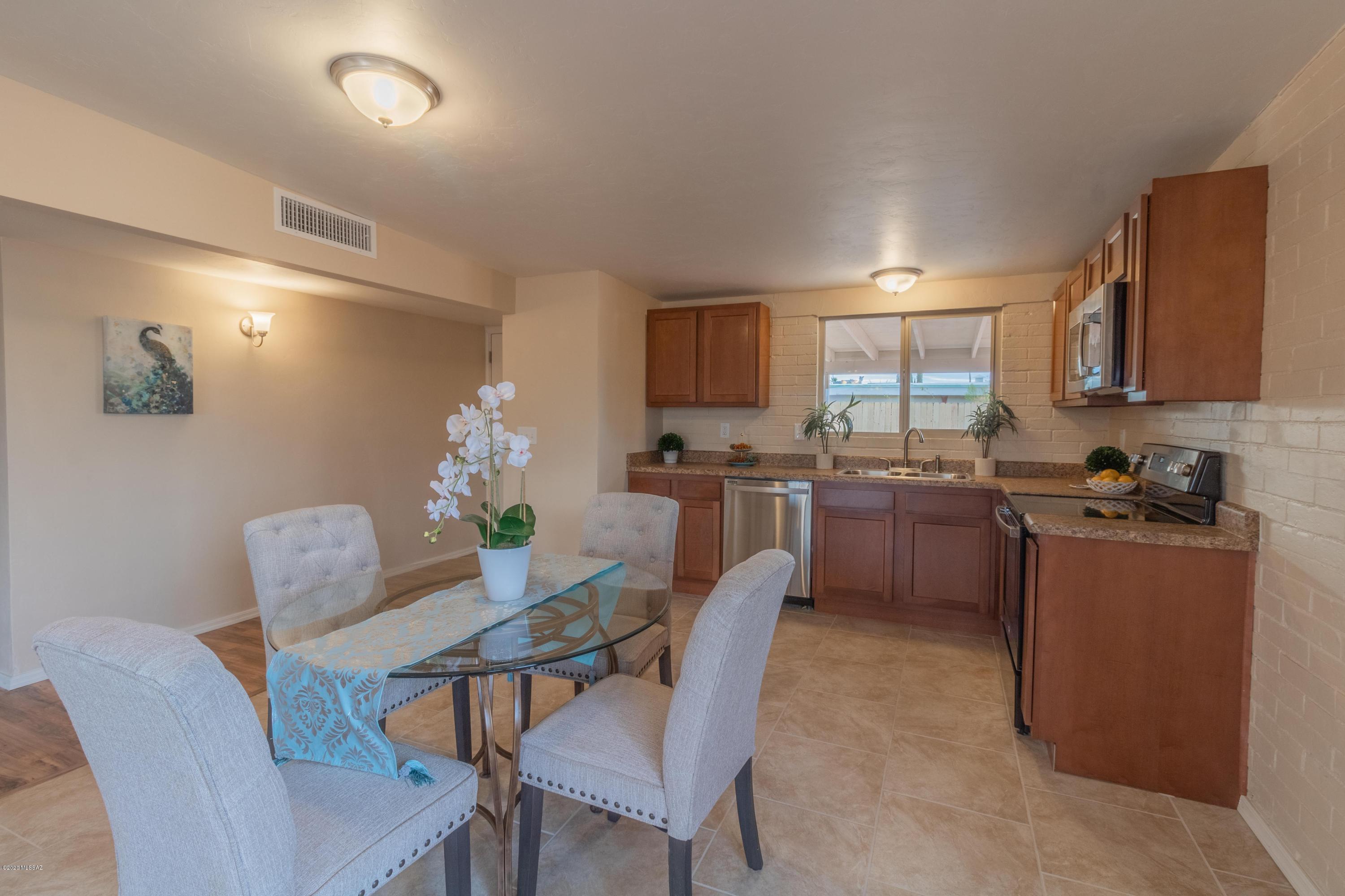 7072 East Stella Road Tucson, AZ 85730 - Photo 6 of 21