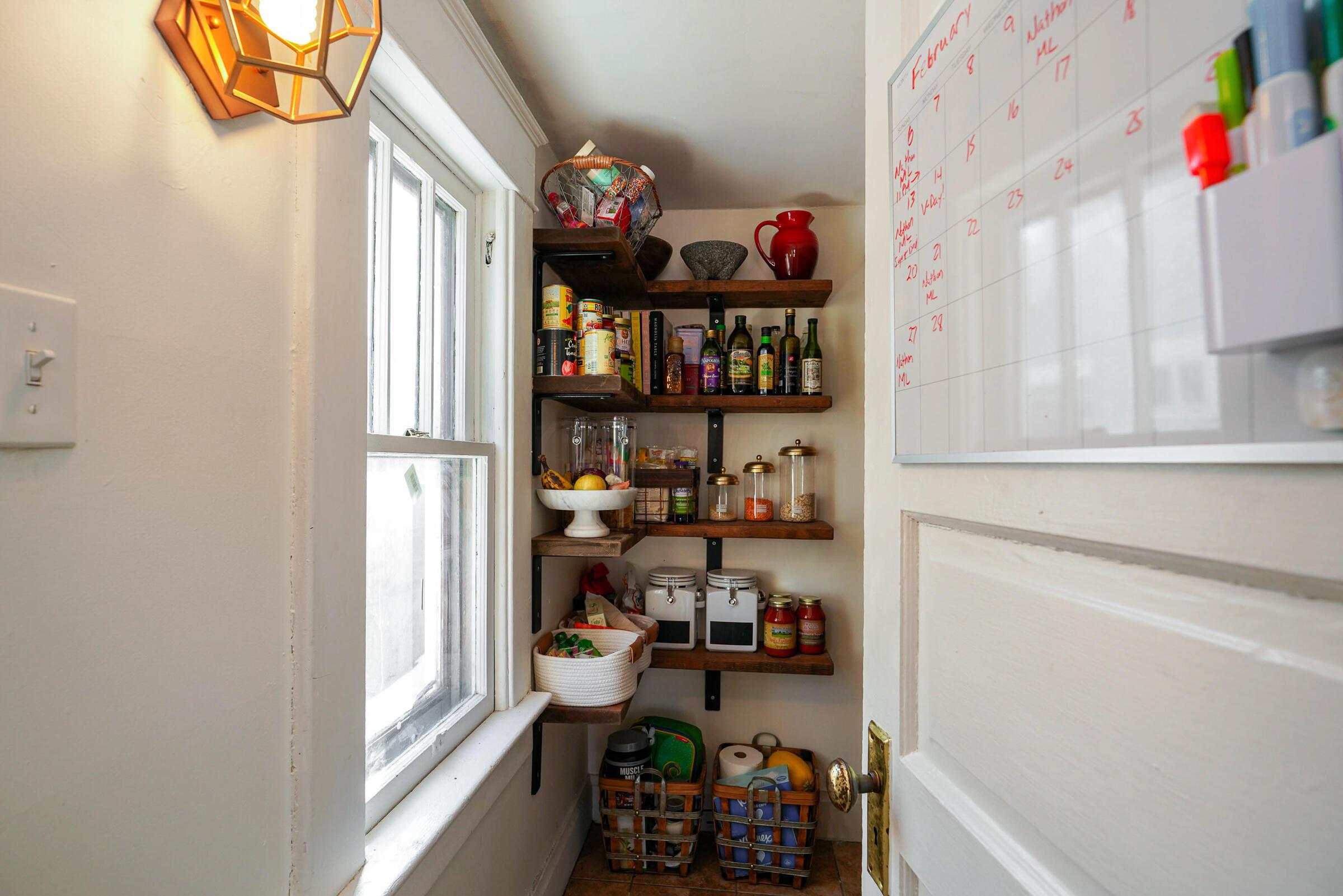244 East Tulane Road Columbus, OH 43202 - Photo 18 of 40 Pantry