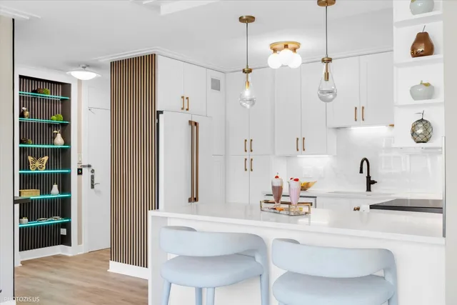 $339,900 | 336 West Wellington Avenue, Unit 1002, Chicago, IL 60657