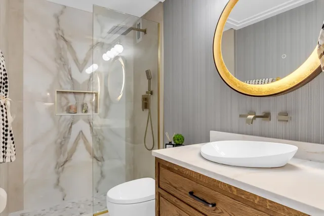 $339,900 | 336 West Wellington Avenue, Unit 1002, Chicago, IL 60657