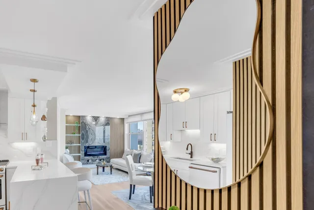 $339,900 | 336 West Wellington Avenue, Unit 1002, Chicago, IL 60657