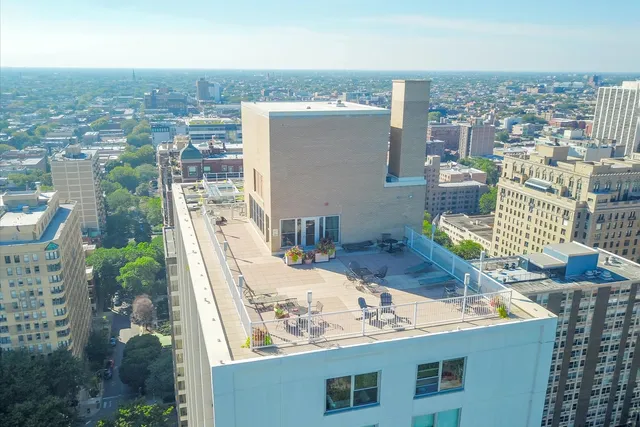 $339,900 | 336 West Wellington Avenue, Unit 1002, Chicago, IL 60657