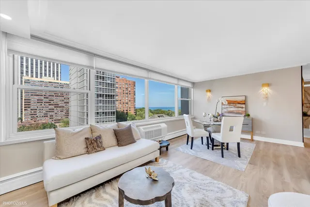 $339,900 | 336 West Wellington Avenue, Unit 1002, Chicago, IL 60657