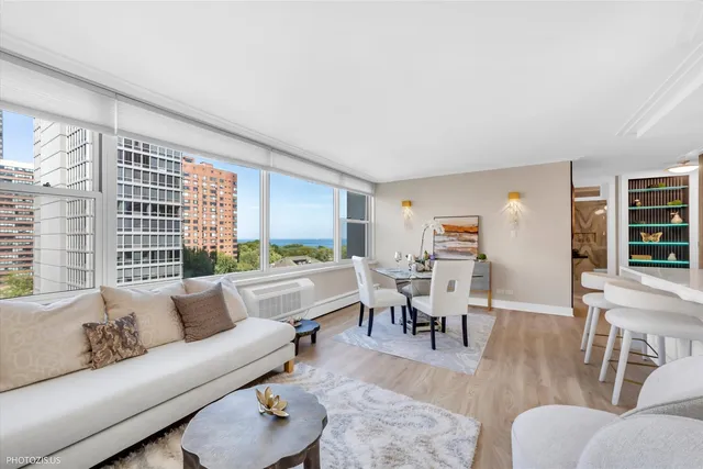 $339,900 | 336 West Wellington Avenue, Unit 1002, Chicago, IL 60657