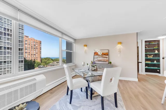 $339,900 | 336 West Wellington Avenue, Unit 1002, Chicago, IL 60657