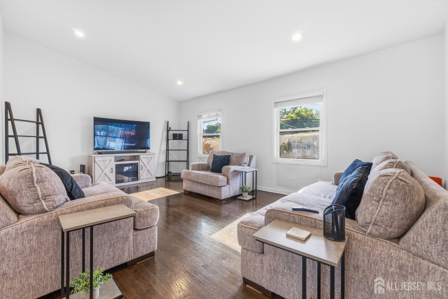 24 Wilk Road Edison, NJ 08837 - Photo 6 of 41