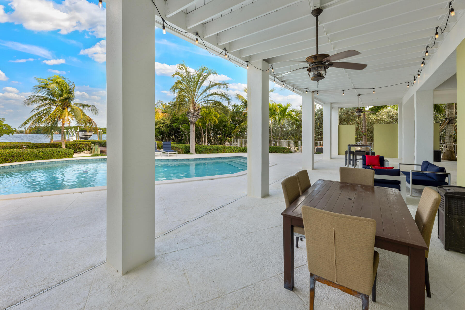 51 Mutiny Place Key Largo, FL 33037 - Photo 50 of 75 Covered area for parties